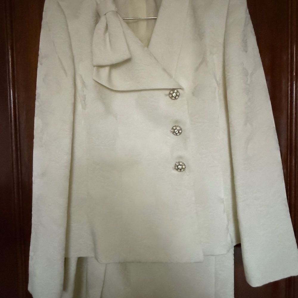 Kasper Brocade suit